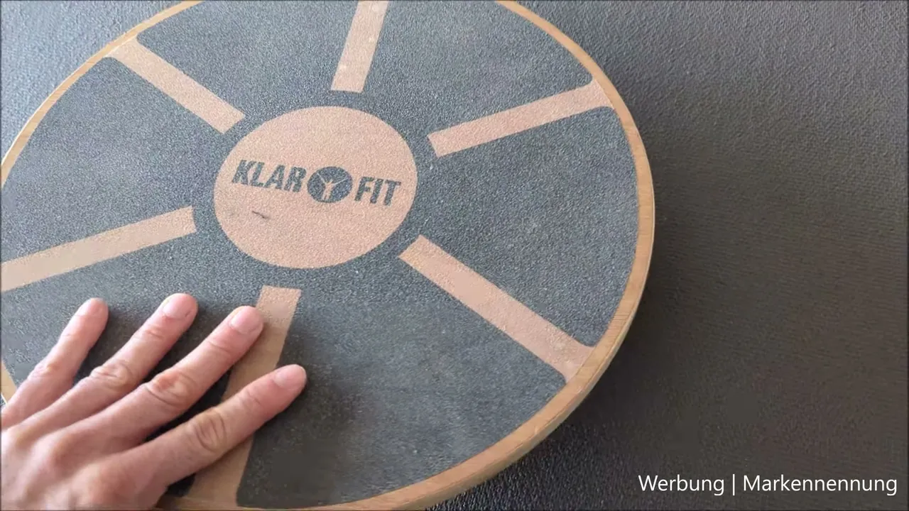 Mir gefällt die rutschfeste Beschichtung auf dem Echtholz besonders gut, da sie beim Training für einen absolut sicheren Stand sorgt.