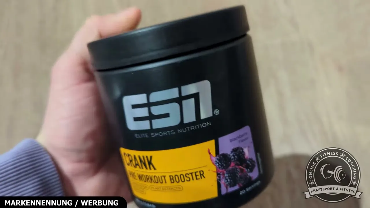 Ich finde den fruchtigen Blackberry-Geschmack vom ESN Crank Booster richtig lecker.