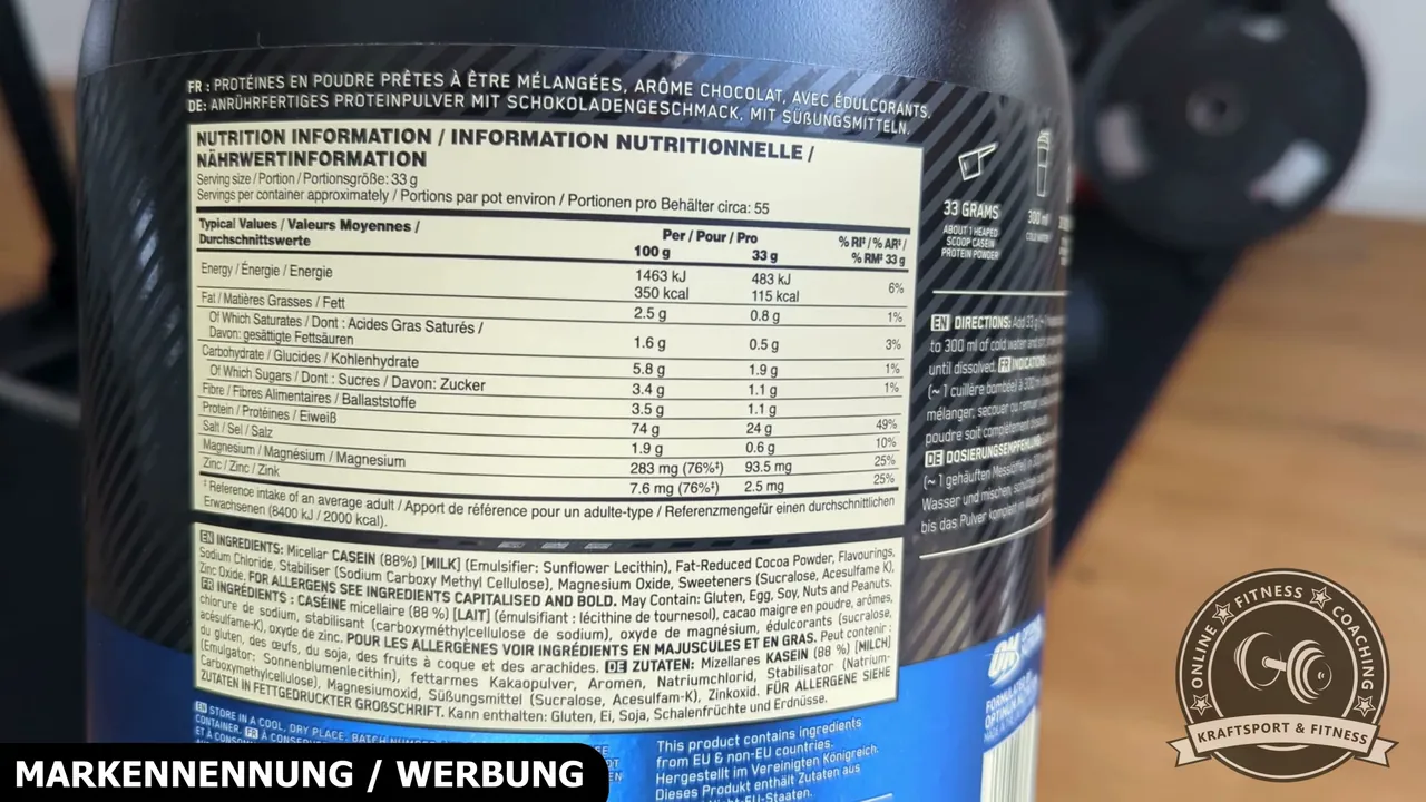Die Nährwerttabelle weist 74 g Eiweiß pro 100 g Pulver aus, wobei mizellares Casein als primäre Proteinquelle dient.
