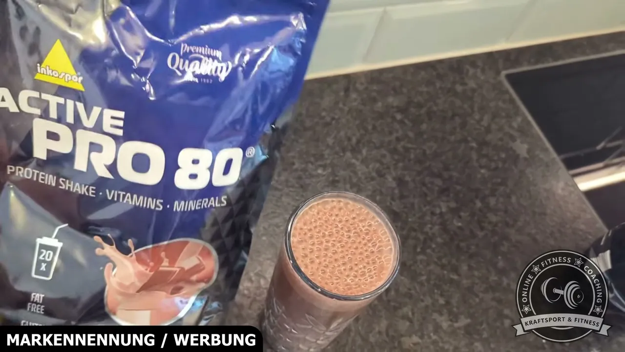 Mir gefällt die herrlich cremige Konsistenz des fertigen Shakes, die fast schon an einen Milchshake erinnert.
