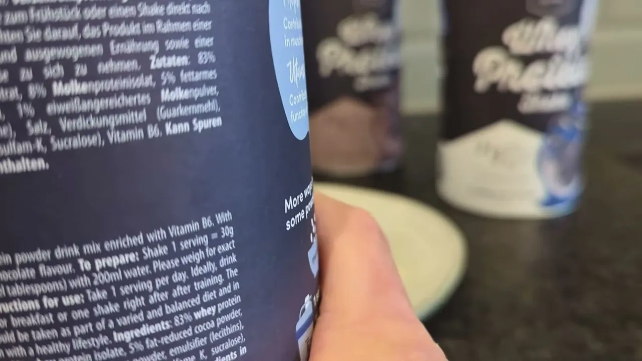 Mir gefällt besonders, dass die Rezeptur neben Molkenproteinkonzentrat auch echtes Isolat enthält.