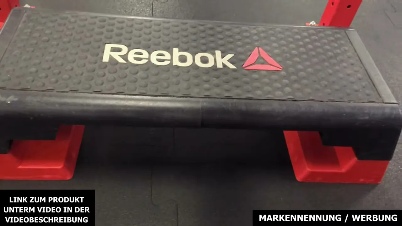 Im Praxistest hat mich das stapelbare Format überzeugt, da sich das Board nach dem Training platzsparend verstauen lässt.