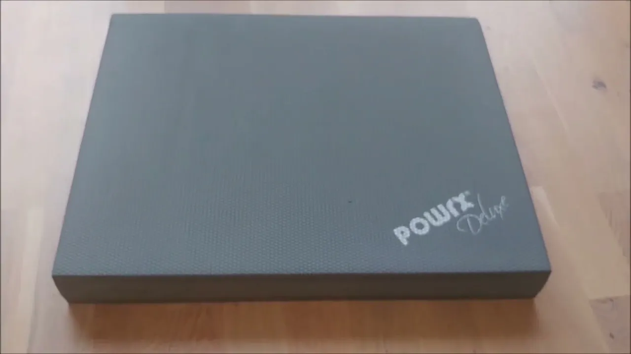 Aus meiner Sicht bietet die großzügige Fläche des Balance Pads von POWRX besonders viel Platz für vielseitige Übungen.