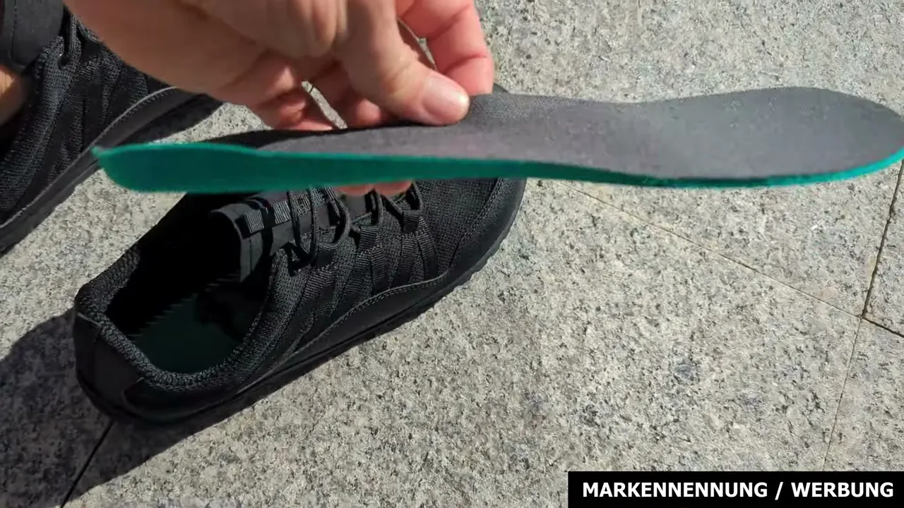 Meiner Meinung nach ist die herausnehmbare Einlegesohle ideal, um je nach Untergrund flexibel zu bleiben.