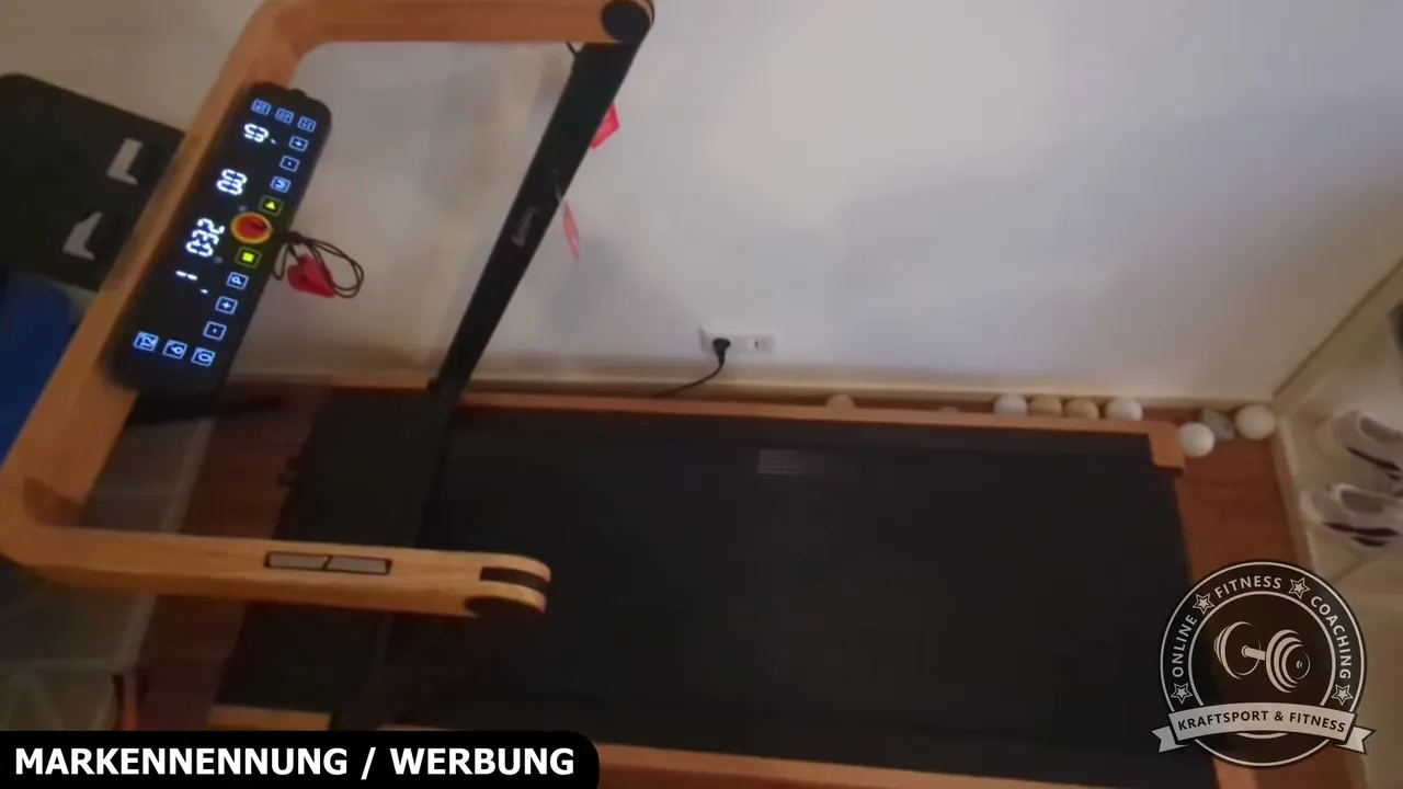 Mir persönlich gefällt das edle Design aus massivem Eichenholz richtig gut – es macht das Laufband zu einem echten Hingucker.