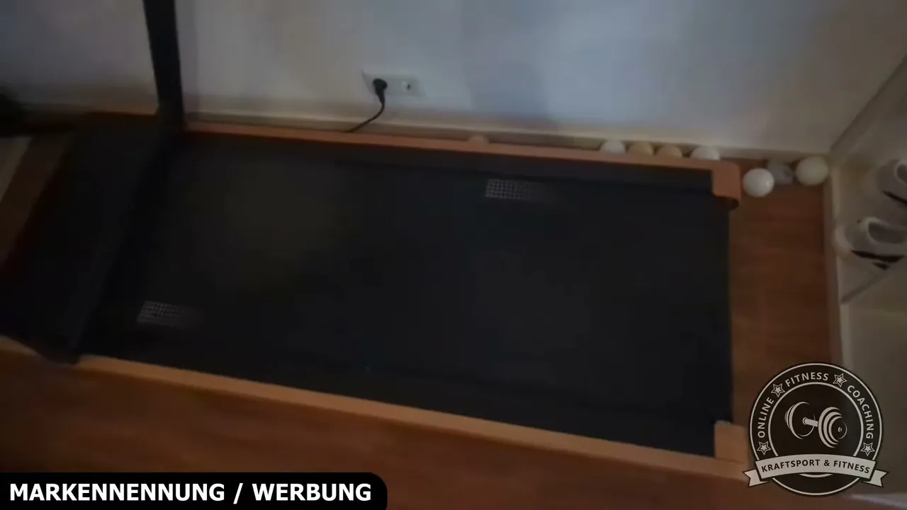 In meinem Test war das Laufgefühl auf dem Band bis hin zu schnellen 18 km/h wirklich sehr angenehm und stabil.