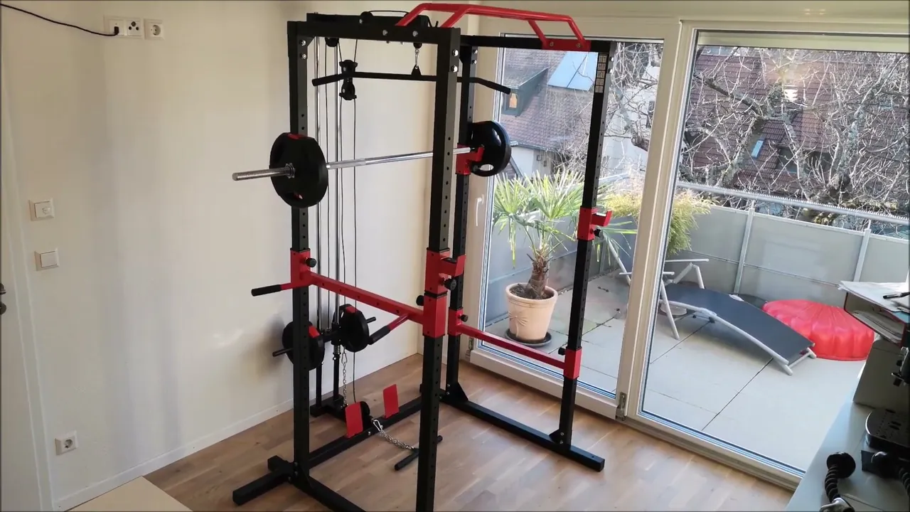 Meiner Meinung nach bietet die massive Stahlkonstruktion des Power Racks eine hervorragende Basis für das gesamte Heimtraining.